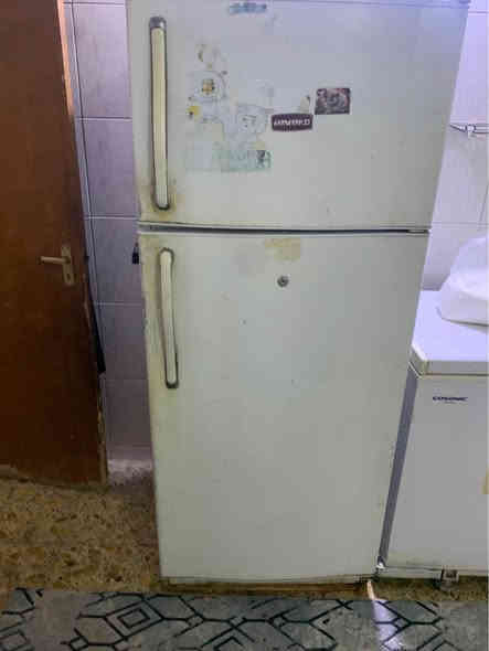 ثلاجه شغاله كلشي مابيه تبريد وثلج فريز للبيع سعره 200 بيه مجال لطيبين مكان مشراك الجديد
*********** شط العرب
