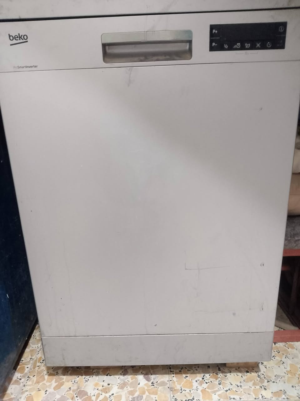 غسالة صحون جديده
النوعيه بيكو تركيه
العنوان البصره ابو الخصيب العوجه الرقم 
***********
