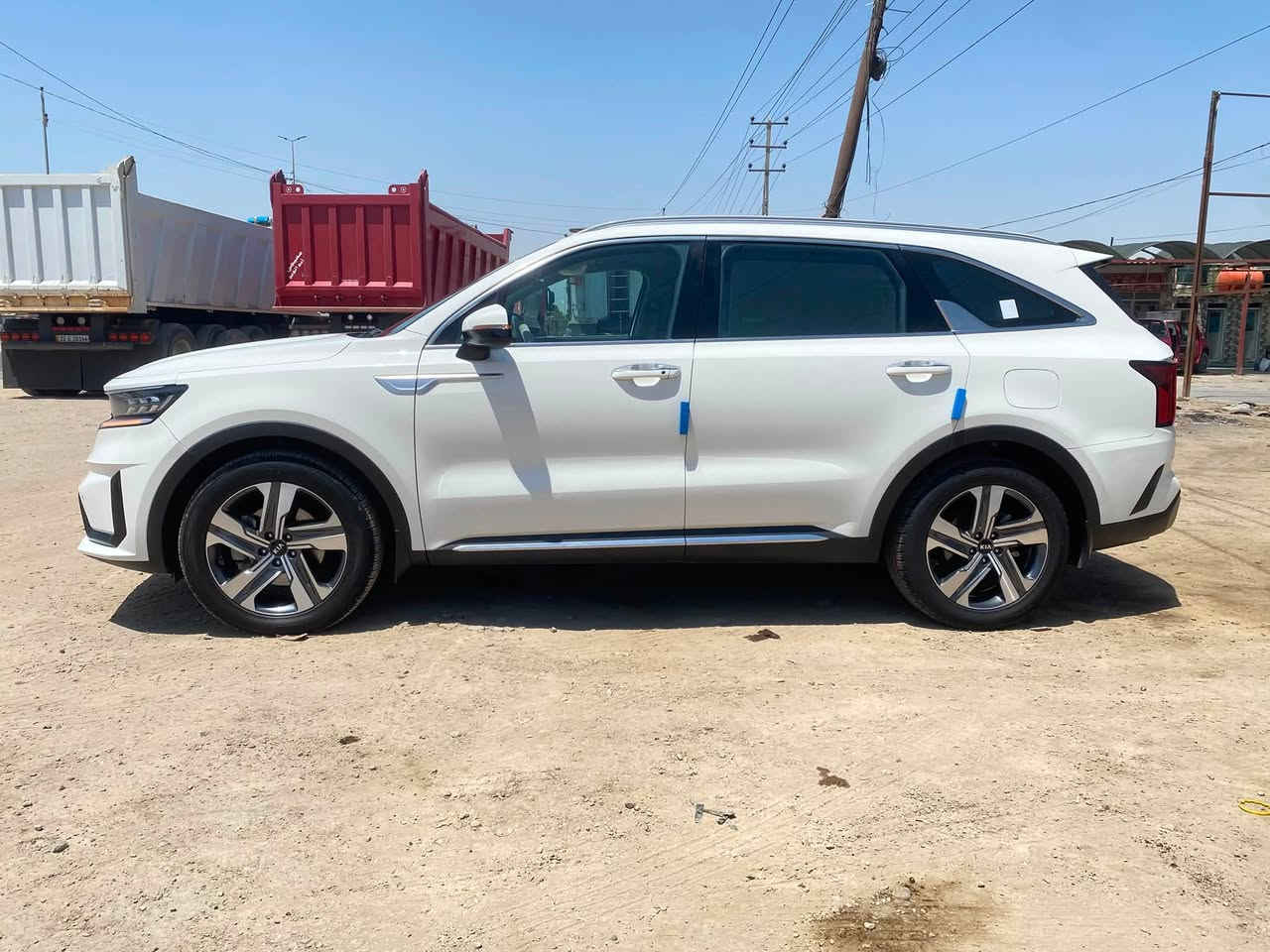 سلام عليكم 
KIA SORENTO 
كيا سورنتو 
موديل 2021 
خليجي

مواصفات 
١ بصمه أبواب وتشغيل 
٢ تشغيل عن بعد 
٣جنطه كهرباء 
٤ شاحن وايرليس 
٥   ٧راكب 
٦ كشنات جلد ابيضّ 
٧     ٦سلندر 
٨ مكينه مكفوله من فتح وتبخير وتنقيص 
٩ كشنات خلف السائق كهرباء 
١٠ بردات أبواب 
١١ مودات قياده 
١٢ تبريد ثلج ❄️ 
١٣ كامره اماميه وخلفيه 
١٤ كامره إماميه ودادشو 
١٥ شاشه كبيره 
١٦ ماشيه 73 الف 
١٧ جرس 🛎️ ١٢٠ شرط 
١٨ لايت زنون
١٩ تحكم ستيرن 
٢٠ تقفيل الجام من بعد 
٢١ كشنات الاماميه تحكم
٢٢.   ٣ قطع تبريد 
٢٣ رقم قادسيه جديد 
٢٤ مري شفط وترحيب 
______________________________________________
السعر ٢٦٠ وبيها مجال قليل 

ملاحضه بسيطه بيها رصعه بل جنطه فقط والباقي كفاله عامه 
______________________________________________
الاتصال على الرقم  ***********

