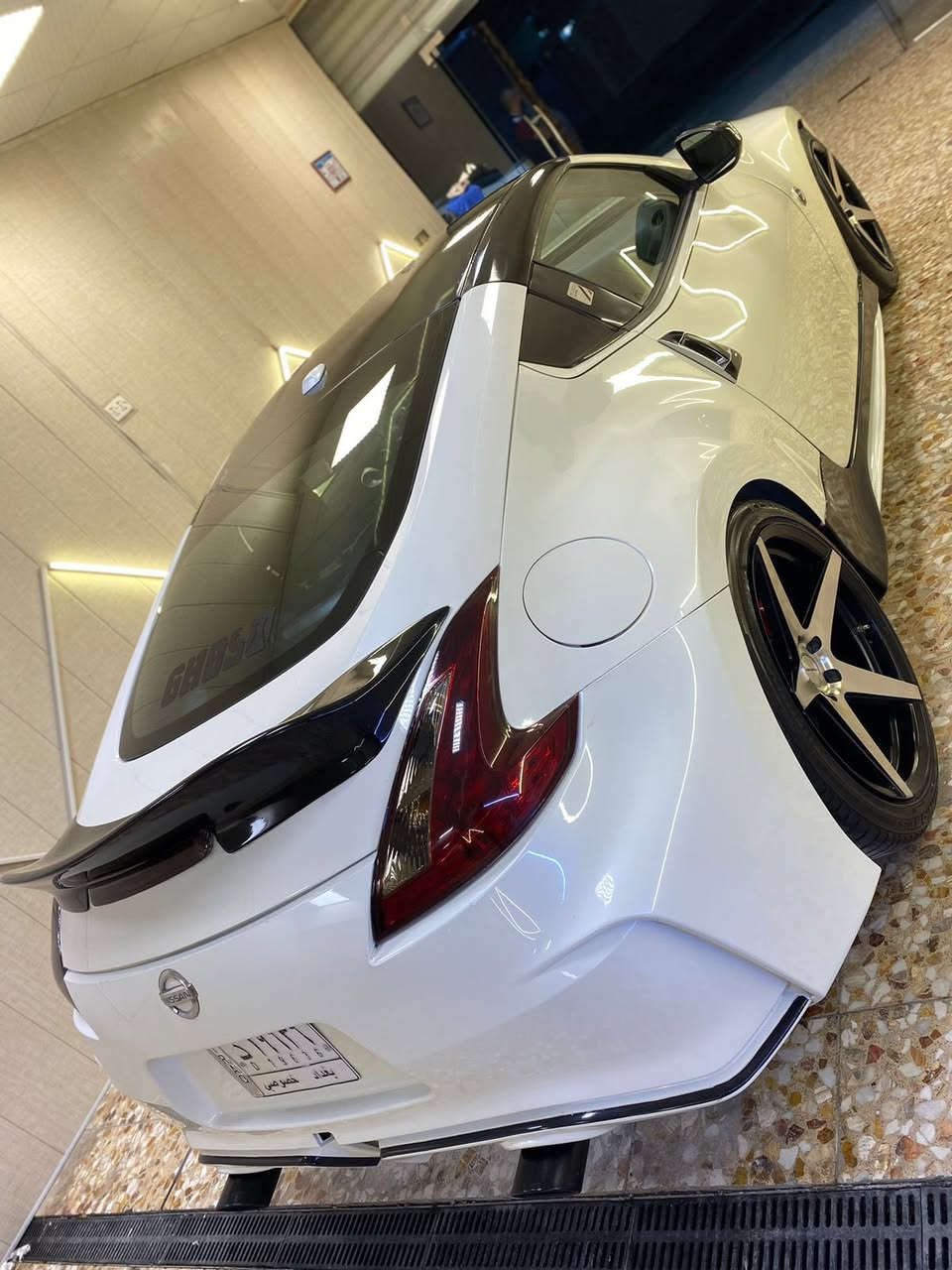 Nissan z 370 nismo تزويد موديل ٢٠١٤

كير اوتو تيبرونك فول مواصفات 

لون ابيضّ اصل مرشوشة كلير 

كامل ضربتها خشم البنيد دعاميات نسمو اصل ويل فوسن نجمة

فجوج برمبو كشنات كهربائية تدفئة

شاشة دشبول اصل جنجر خزن سيدي عدد ٦ شفتات بالستيرن
 مثبت سرعة تحكم ستيرن جهتين مود درفت عالمي

  السيارة حيل حيل ما متعوبة و جانت ضامها ماشية ٢٠ الف كيلو اصل السيارة( وصلته اني ٣٢ الف كيلو ) 

سيارة ما بيهه اي نقص كاملة مكملة بس حط رجلك علبانزين وتوكل 

ال سعر ((( 130 ))) ورقة وبيه مجال مناسب شرط شراي صدك 

 السيارة كلفتني اكثر بهواي بس يستاهل الياخذها للتواصل 
***********
