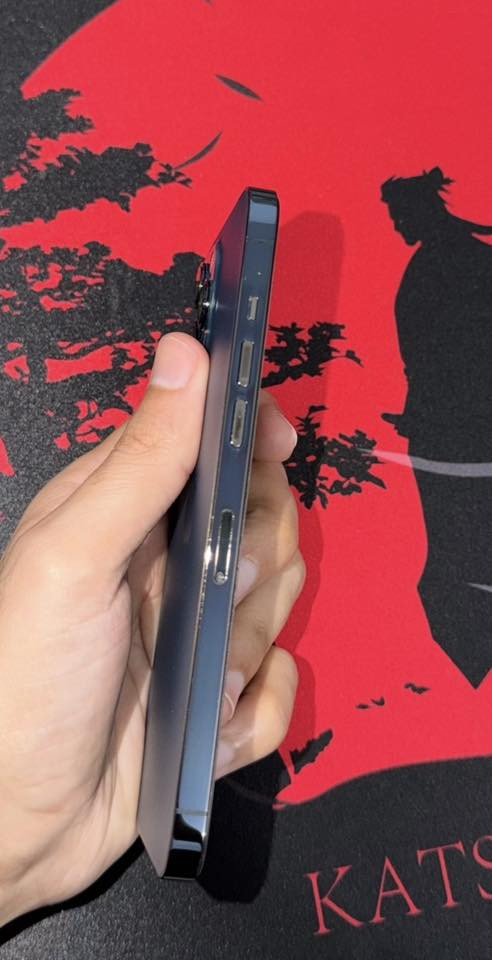 آيفون 12 بروماكس
نموذج M
غراضة كاملة سلك شحن و كارتون
ذاكرة 256
بطارية 100 مبدلها على أيدي 
سعره 480 و بي مجال بسيط جدًا 
للتواصل : ***********
