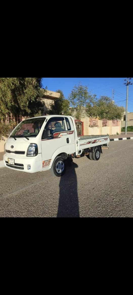 السلام عليكم كيا حمل للبيع موديل 2020 رقم بغداد سيارة نضيفه وبسمي  ملاحظه بيهة صبغ نص باب السكن بدون دواخل   
السعر 120  للبيع  او مراوس بخصوصي 
مكان السياره قضاء كلار
مكلف بل نشر الاستفسار الاتصال علا  الرقم  ***********
