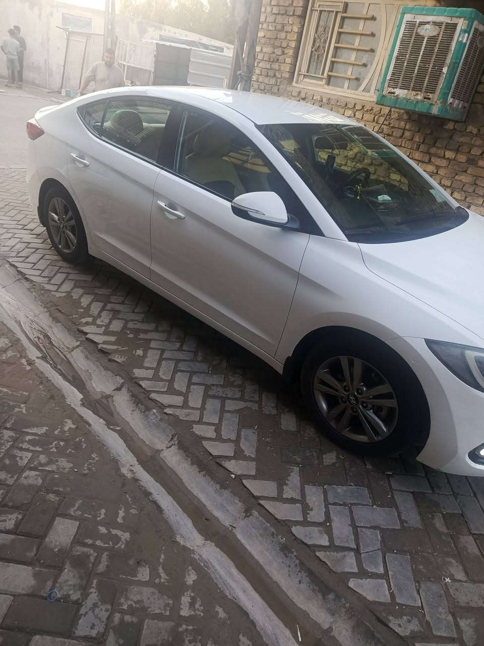 السلام عليكم النترا موديل 2018 خليجيه ماكينه 1600 بيها بارد قليل الباب الخلفي السياره رقم اربيل مكان السياره بغداد اتصل *********** السعر 130
