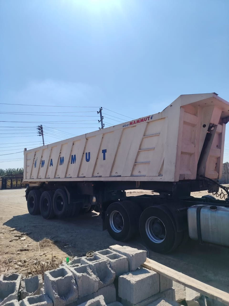 السلام عليكم مكلف بل نشر عربانه ماموت إماراتيه 2014 تخم تاير  مكفوله كفاله 3دنكير
رقم صاحب العربانة 

‭0751 688 4714‬

‭0783 101 5610‬
