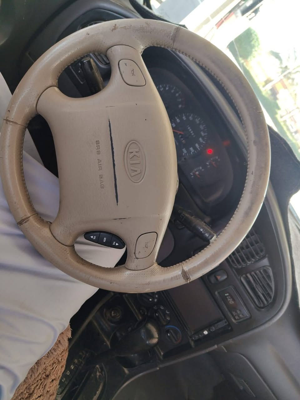 السلام عليكم للبيع كيه مديل 2000سياره جاهزه كير اوتماتيك مكينه كير حداديه جدد سياره مكفوله من ضربه ومابيها نقص جاهزه رقم بغداد مشروع وطني مالكها يمي بنجف تحويل ثاني يوم محرك بلادي 1800 دواخل حلوه تخم تاير كهربائيات كلها شغاله مكانها نجف ولايه السعر 32 الاتصال عله رقم ‏‪***********‬‏
