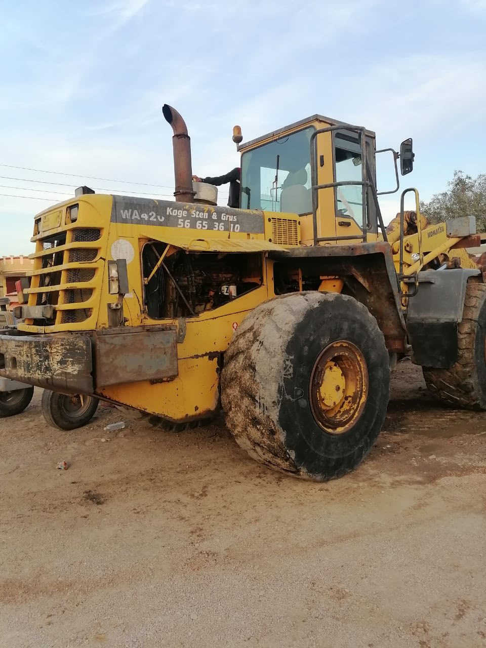 السلام عليكم للبيع شفل موماتسو  حجم 85 موديل 2000 رقم اصفر جاهز مكانه رمادي السعر 180 ورقه بي مجال قليل 
***********
