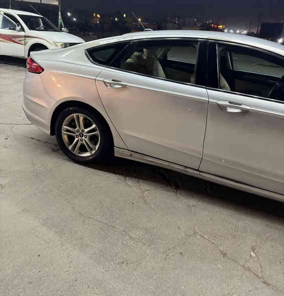 السلام عليكم فورد فيوجن موديل 2018 فئة se
محرك 2500 تنفس طبيعي 
رقم بغداد 
السعر 99 
المكان بغداد حي الجوادين
***********
