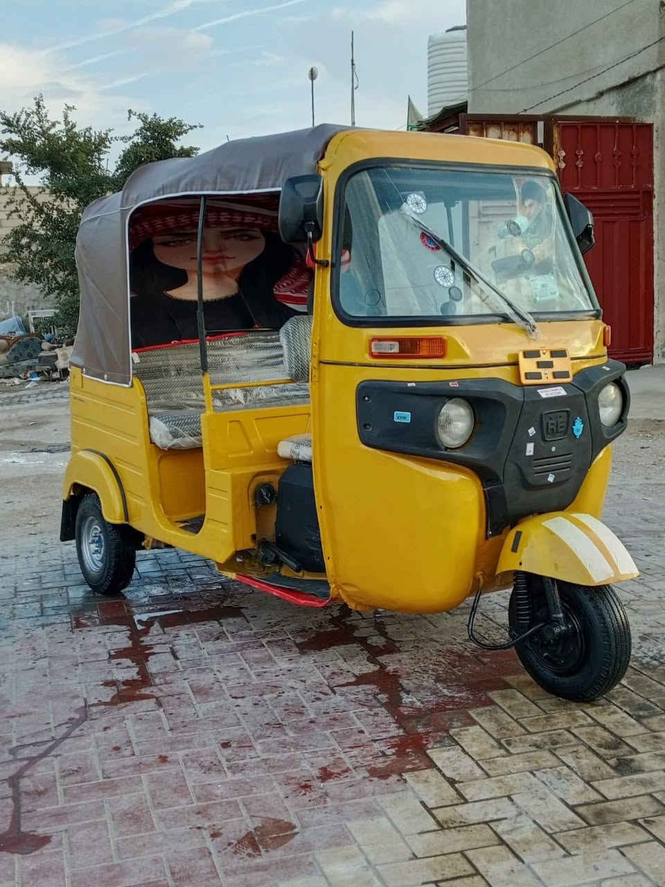 من رخصة الادمن
تكتك للبيع موديل 2019 رقم وسنويه ابسمي رقم انكليزي مكينه مجفته بعدهي على سحك 
تكتك نضيفه كهربائيات جديده تخم تاير جديد 
بسبب صخه بلغد صبغناه   عام نضيفه  تجي وشوف بعينك تكتك تعبانين عليه كلش والفيديو موجود كل التفاصيل الباقيه بيه 
 مكاني كربلاء المقدسة امن الداخلي قرب افران للولوة
خاص ماكو الاتصال على الرقم التالي *********** 
السعر 5500ملايين وبيه مجال قليل
