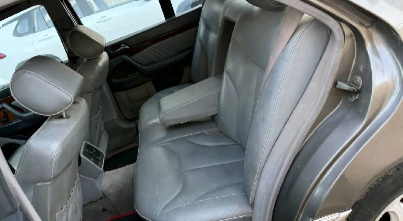 مراوس مع بي أم ..بشرط اشغل واطلع مابيها نقص ! او بيع مباشر . 

مارسدس w140 شبح موديل 1992 رقم بغداد ..بأسمي 
محرك بلادي m104 تابوت 6 سلندر ..كير D4 
دبل جام كهربائي 
كشنات كهربائي 

السيارة شغل واطلع ... 
65 $ 

*********** 
بغداد الحسينية 

مامتواجد خاص .. الجاد يتصل 
.تحياتي للجميع
