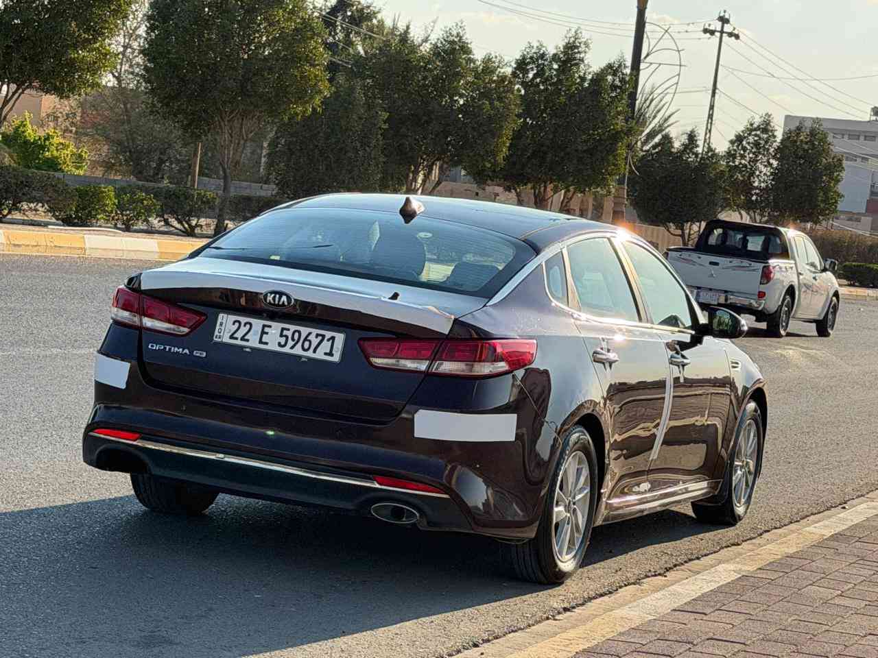 السلام عليكم
كيا اوبتيما 2018 وراد امريكي محرك 2400 بيها جاملغ خلفي وصندوك وباب جيلاتين رقم اربيل بأسمي المكان الرمادي 
السعر 125ورقه وبيه مجال 
رقم ***********
