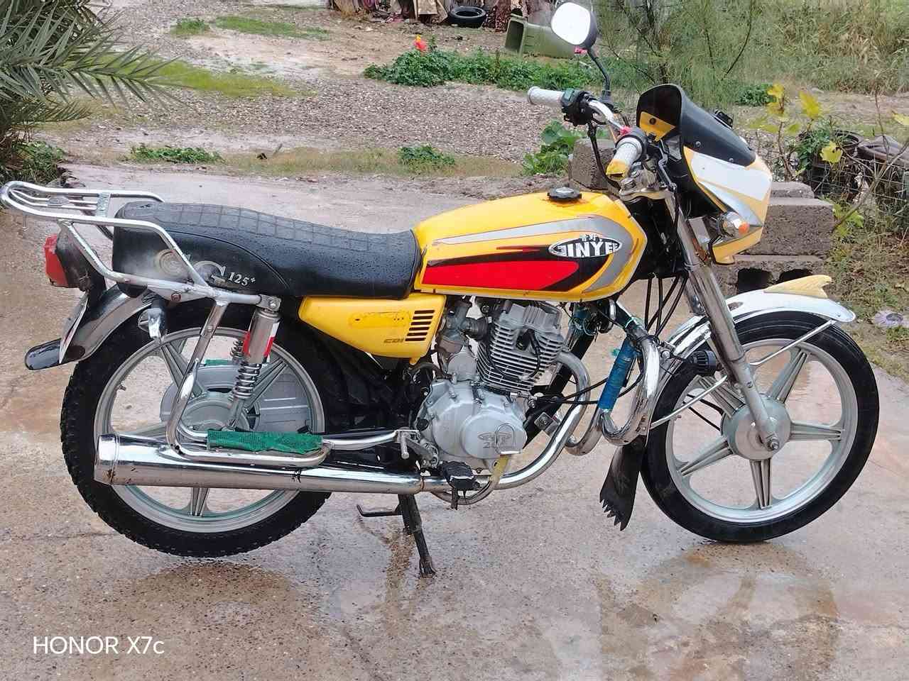 السلام عليكم موطور للبيع او مراوس 

جني كله موديل 2018كلو عل بلاد 
محرك شرط ما مفتوح لا صرف ولا بخار 
كهربايات كلها شغاله نكره سلف تواير جدد دبلات شغاله مال جنايه مابي نقص خالص من كلشي مكاني الزاب ***********
