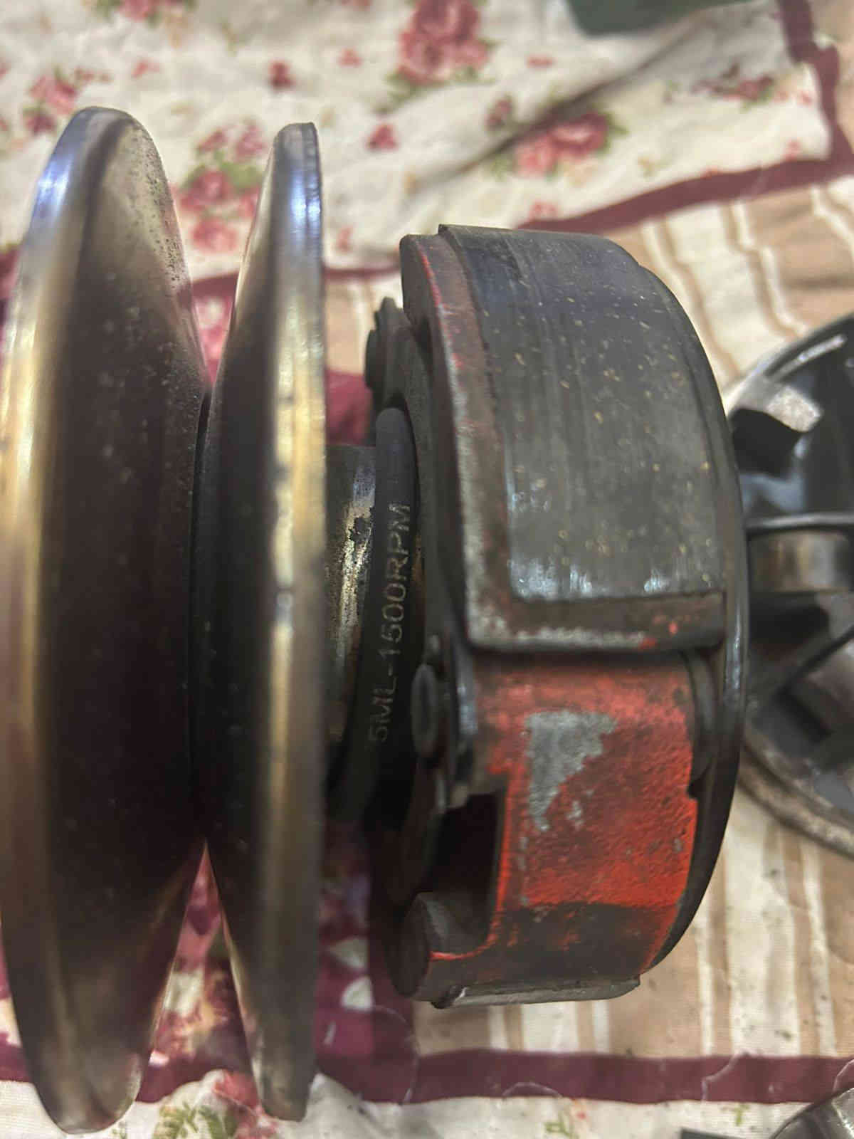 كلجات سكنس عام امامي خلفي رياضي كلش قويات الصينيه مال كلج خلفي نحاس اصلي وبيه سبرنكه 1500 ار بي ام كلجات كاملات هنه وخرزهن وفيبراتهن للبيع شرط عله الشغل السعر 150 الف مكاني بغداد حي الجامعه وتساب ***********
