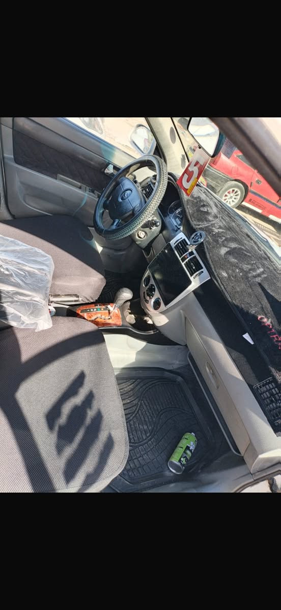 السلام عليكم 
للبيع أوبترا موديل 2006 رقم بغداد مشروع وطني 
كير ومحرك مكفولات 
كير أوتوماتيك 
السعر : 63 ورقه وبيه مجال 
العنوان : بغداد 
رقم الهاتف : ***********
مكلف بالنشر
