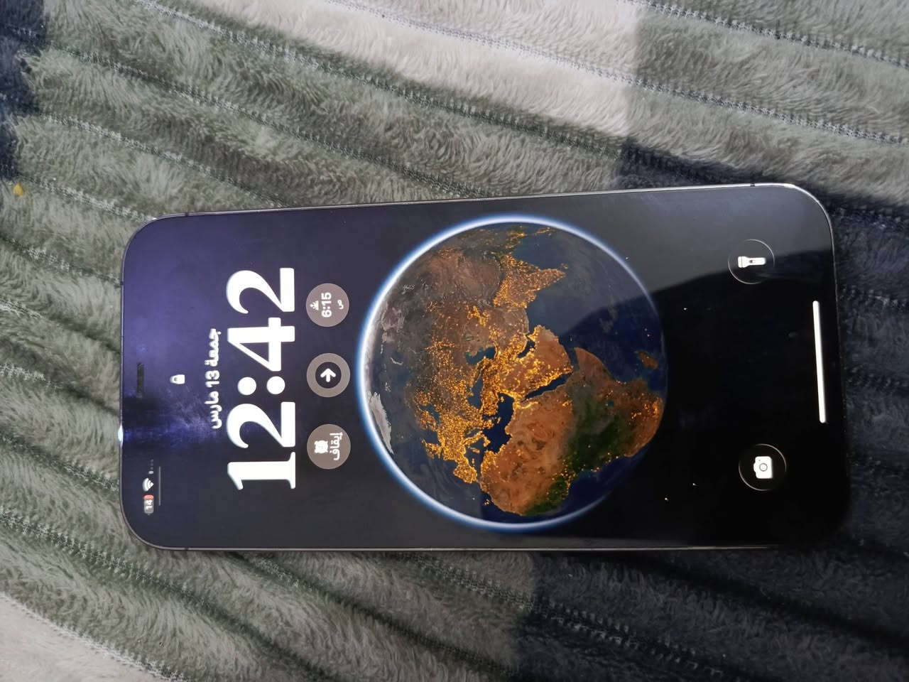 السلام عليكم
ايفون 12 برو ماكس فلو نظافه مبدل فقط بطاريه 100٪ 

وفيس ايدي متوقف فقط الباقي كله شغال السعر 325 مكاني حله نادر الاولى الرقم ***********
