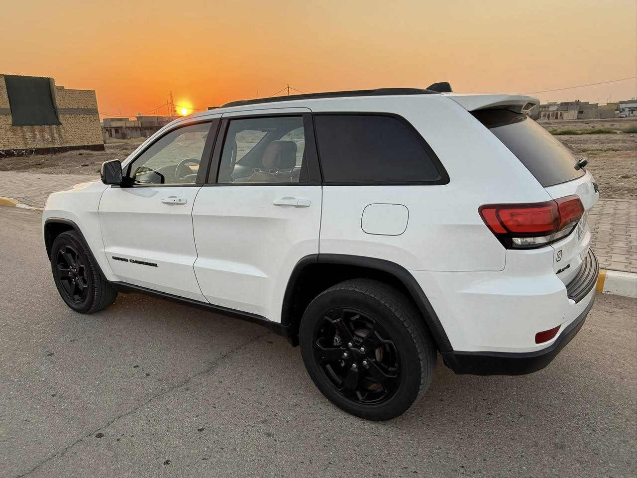 موديل 2019
فول مواصفات
بيها صبغ جاملغ أمامي وشبر بطرف البنيد 
بدون أيرباك بدون دواخل 
ب أسمي سنويه لل 2031 هزه جديده 
ماشيه 83
 
***********
