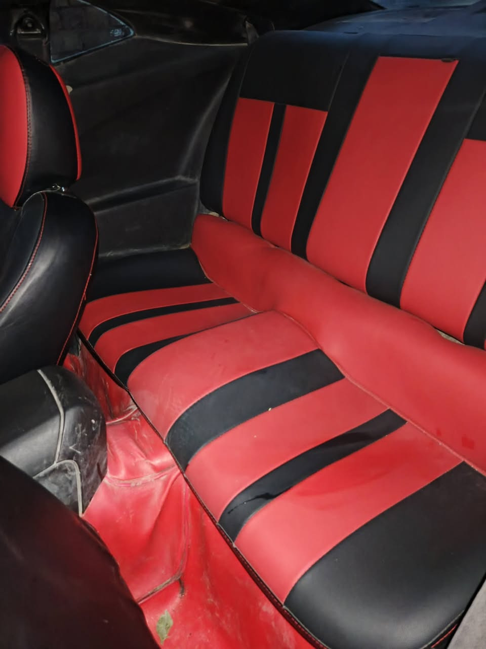 سلام عليكم كمارو مديل 2010 مكينه وكير كفاله سياره نضيفه 
مراوس أو بيع 
تبريد ثلج
رقم ***********
سعر 60
