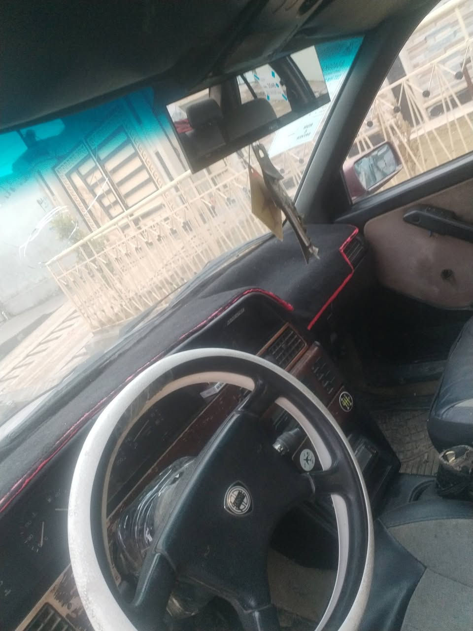 فيات البيع موديل 92 سياره جاهزه سنويه جديده شرعي موجود  سعرها 17وبيها شويه مجال ***********
