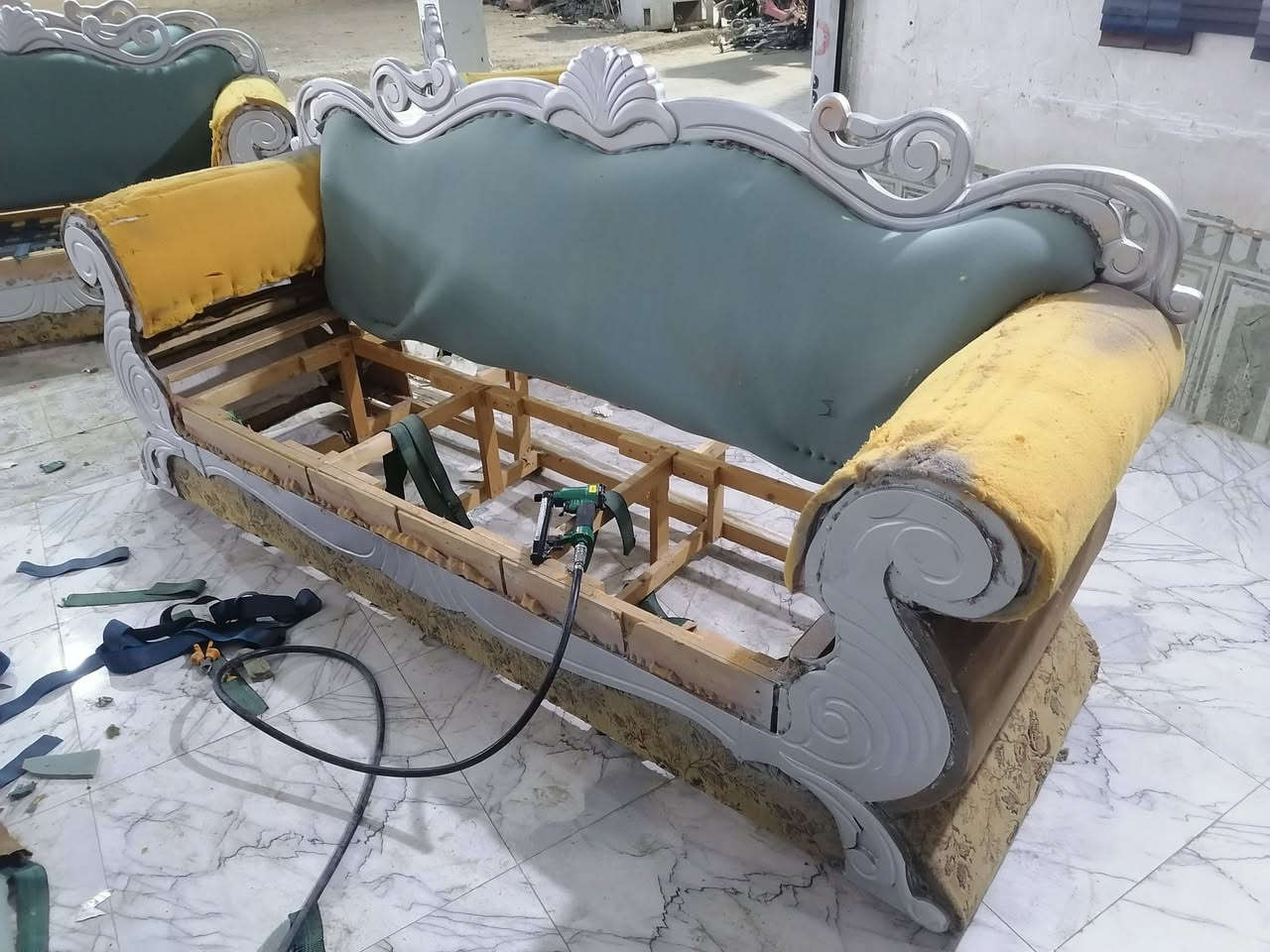 بسم الله الرحمن الرحيم

#دوشمة الناصرية للاثاث المنزلي 
#القديم_يرجع_جديد_عدنا 

اعاده دوشمه وتصليح تخمك القديم بموديل جديد 

عندك تخم تعبان ومتضرر عدنا تكدر اتجدد تخمك

دوشمه كافه التخم العراقيه والتركيه والاجنبيه 

واللوان ونوعيه القماش على رغبة الزبون

تغيير رجليين 🛋️🪑التخم

العنوان:
الناصرية عبر جسر الهولندي قرب المطعم الريفي 
📌 لل وللإستفسار مراسلة الصفحه او واتساب
📌 يرجى ارسال صوره او فيديو للتخم      
 
      👈🏻{ *********** }👉🏻                   

           👇نماذج من اعمالنا قبل وبعد 👇
