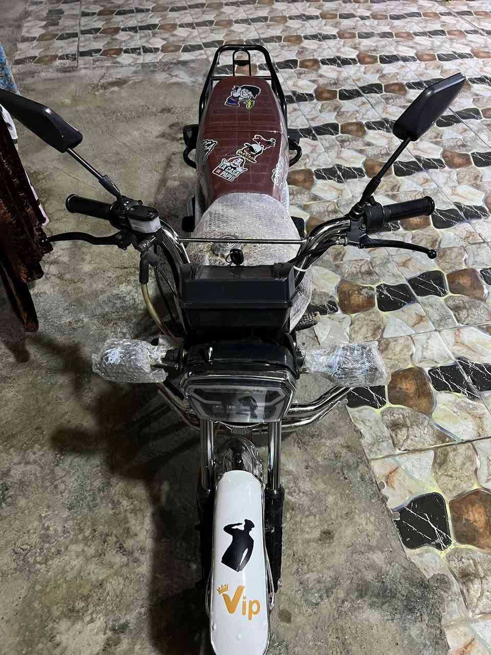 السلام عليكم دراجه سيفان موديل 24 شكل 25 دراجه جديدنعامه مكينه 200 مامفتوح مابيه نقص كله شغال ماشيه 400 صلنصه رياضي ام الفصله سعره 700 ماكو هيج سعر مكاني ديالى الخالص ***********
