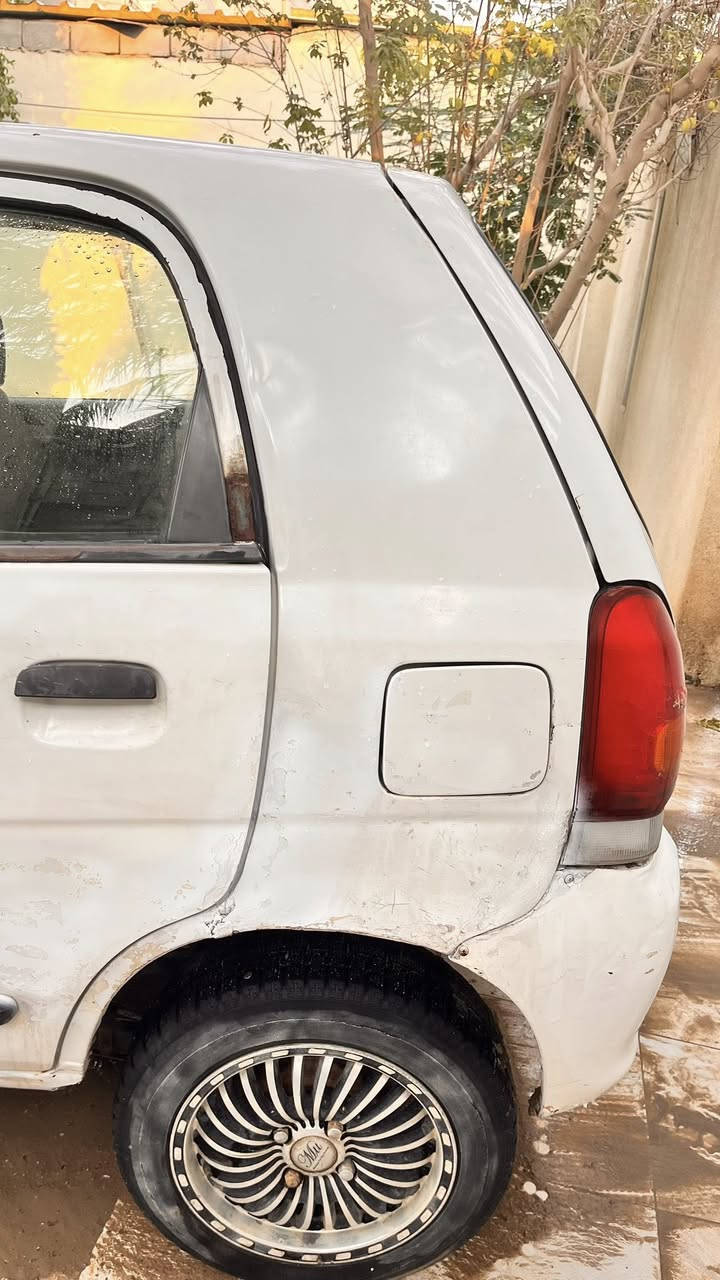 سازوكي التو 2009 رقم مميز بيع او مراوس سياره خير من الله مكينه كير حلوات غير الدهن والبانزين ما صارف عليهة تحويل ثاني يوم كهربائيات كلهة شغاله من الطول للطول نكره سلف بكل وقت 4 سلندر محرك 1600 بيهة نقوصات بسيطه سعر 35 او مراوس
