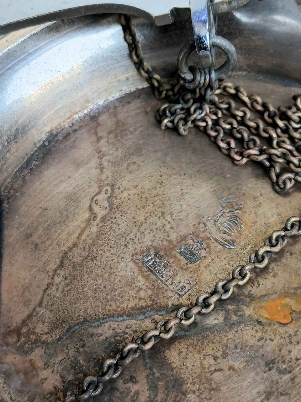 ميزان انتيك قديم ونادر مختوم باقي التفاصيل داخل الفيديو السعر ٦٠ الف نهائي مكاني بغداد يوجد توصيل ***********
