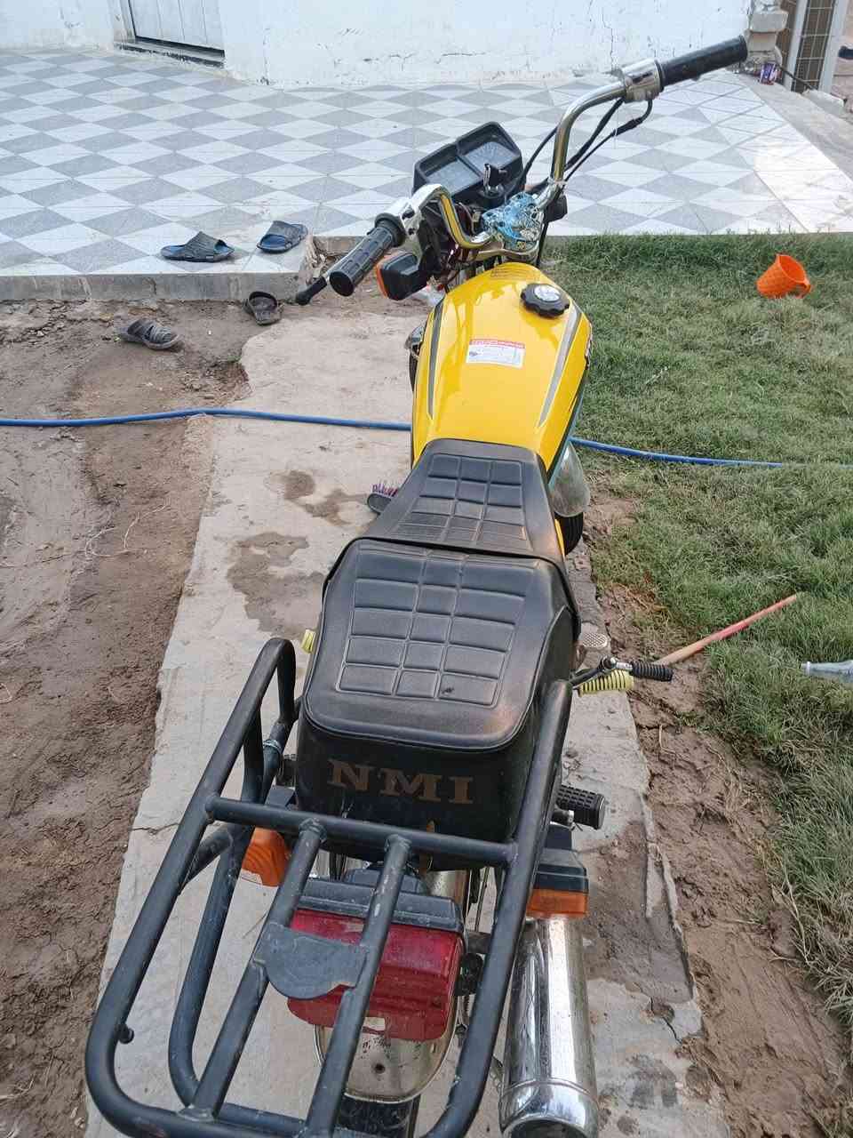 سلام عليكم نامه امتياز 26 5اوراق البيع مكينه مفتوح والفات فقط شلعه او معدل  كهربايات كله شغاله دشبول بريكات  المكان بابل القاسم السعر 530 او بيه مجال ***********
