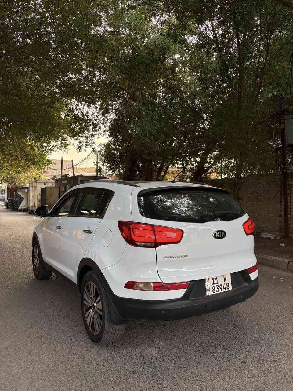 السياره جديده تخبل وبدون اي نقص 
ماشيه 77الف كيلو فقط 
بيه صبغ جاملغ خلفي فقط 
غير شي السياره  مكفوله 
ادامه كامله للسياره مسويله محرك كير مكفول 
مكان السياره بغداد 
السعر 152ورقه 
*********** 
***********
