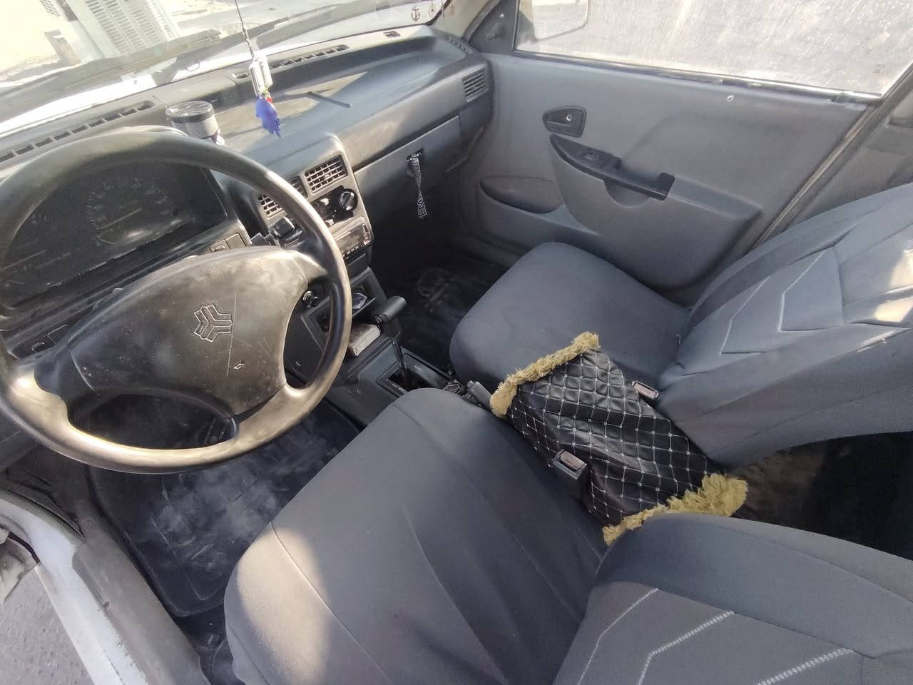 السلام عليكم
كيا برايد موديل ٩٣ سياره مصبوغه عام
كير ومكينه مكفوله كفاله عامه
شواصي انضاف رقمه ديالئ انكليزي ابسمي 
تبريد شغال كير اوتوماتيك
مكاني البياع حي الشهداء
٣٥ وبيه مجال
***********
