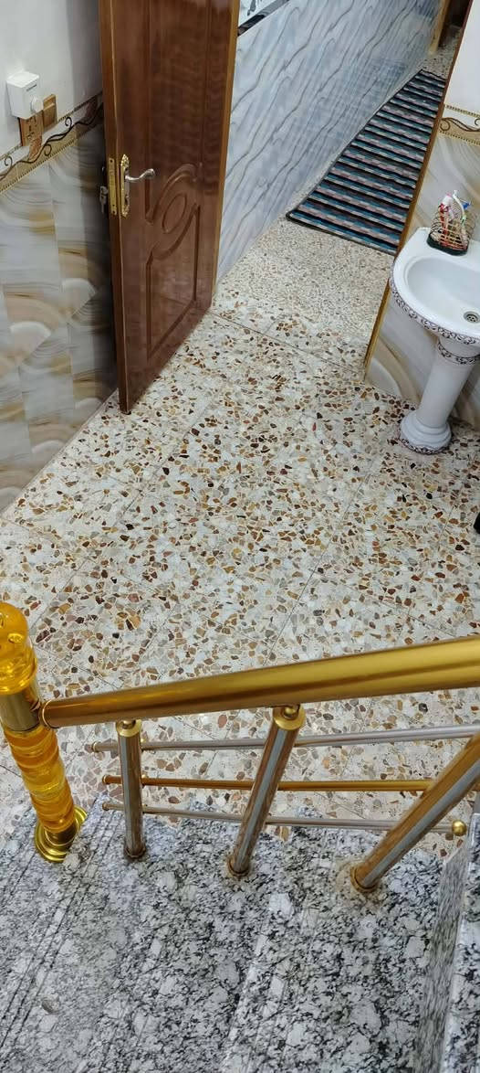 🏡 للبيع بيت جاهز مع الاثاث – فرصة مميزة
📍 الموقع: خلف معمل بلوك أبو كيرة
📐 المساحة: 100 م² (10×10)
📄 السند: زراعي سند 25 باسمي

✅ متوفرة جميع الخدمات
✅ قريب من الشارع العام
✅ البيت جاهز للسكن ولا يحتاج أي مصروف

يتكون من:

- صالة
- مطبخ
- كليدور
- غرفة نوم
- مجمع صحيات داخلي
- مجمع صحيات خارجي

💰 السعر: 59 مليون دينار، قابل للتفاوض بشكل بسيط.

📞 للاستفسار والاتصال:
***********

