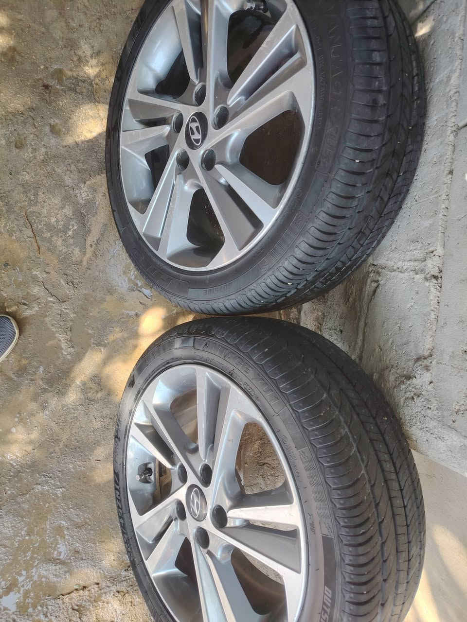 ويل 17 النترا فول نضافه
تايرات جداد صالي شهر من شاتهن
***********
