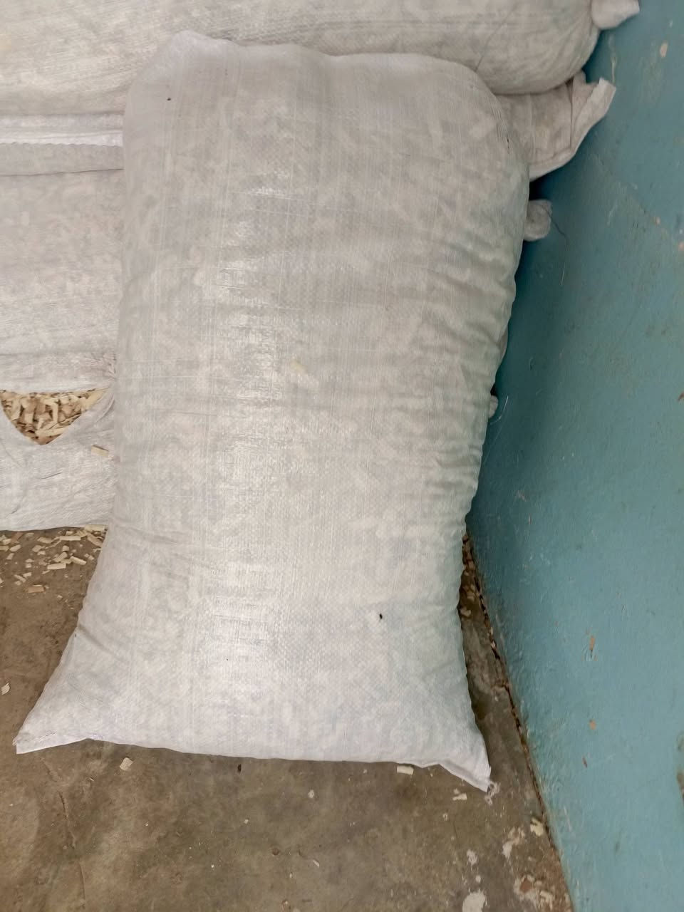 نشاره مال دواجن اكو توصيل للدواجن تلعفر ***********
