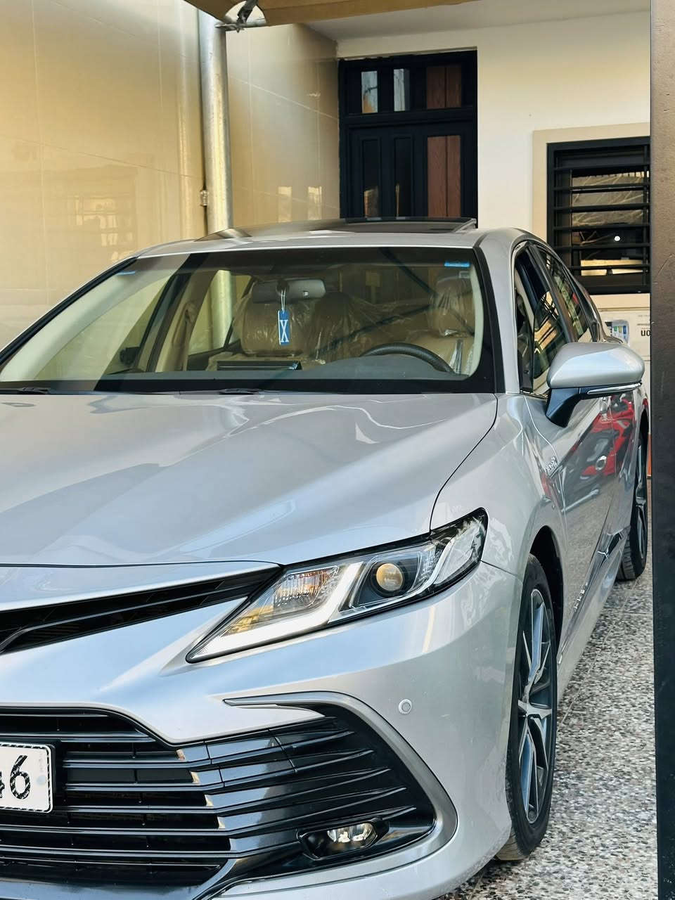 السلام عليكم 
كامري للبيع موديل ٢٠٢٣ خليجيه وكاله عبداللطيف جميل مكفوله من الصبغ فقط بارد شي بسيط 
رقم بغداد باسمي 
السعر ٢٢٧٠٠$ يعني ٢٢٧ ورقه وبيها مجال 
مكان السياره بغداد / حي الاعلام 
للاستفسار ***********
