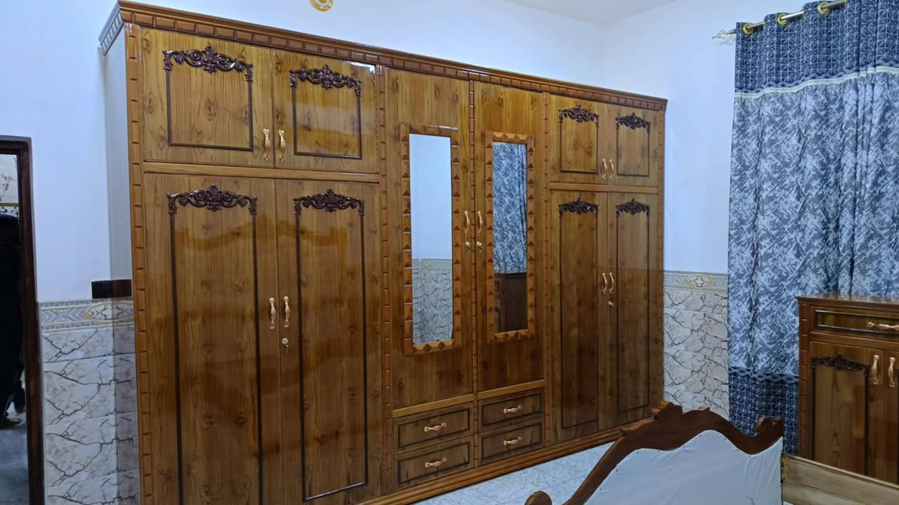 غرفة نوم طابقين ستة أبواب  
شغل درجة اولى وصبغ رش درجة اولى 
شغل معمل نجارة الجمال في بروانة قرب محطة تعبئة وقود بروانه 
للاستفسار على الخاص او على الرقم ***********
