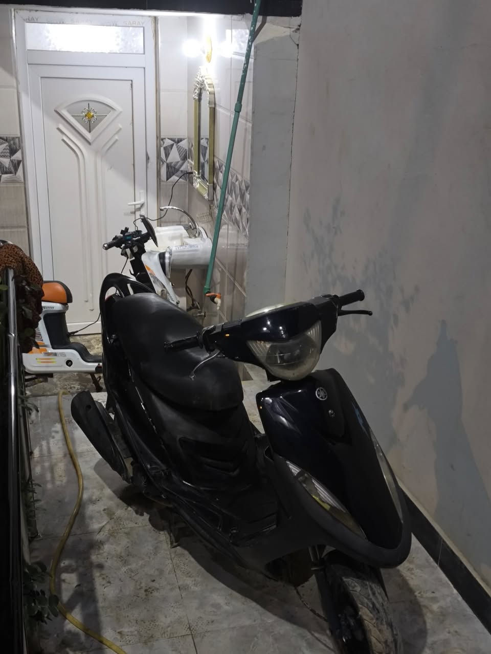 ماكس عدله للبيع الدراجه 
بوشه بلاديه ٤٩ الدراجه خير من الله 
ما فد يوم وكفتني بشارع الله شاهد نقص الدراجه بس باتري كله شغال سلف هورن اشاير كلوبات  رقم ***********
مكاني ديالى بعقوبه
