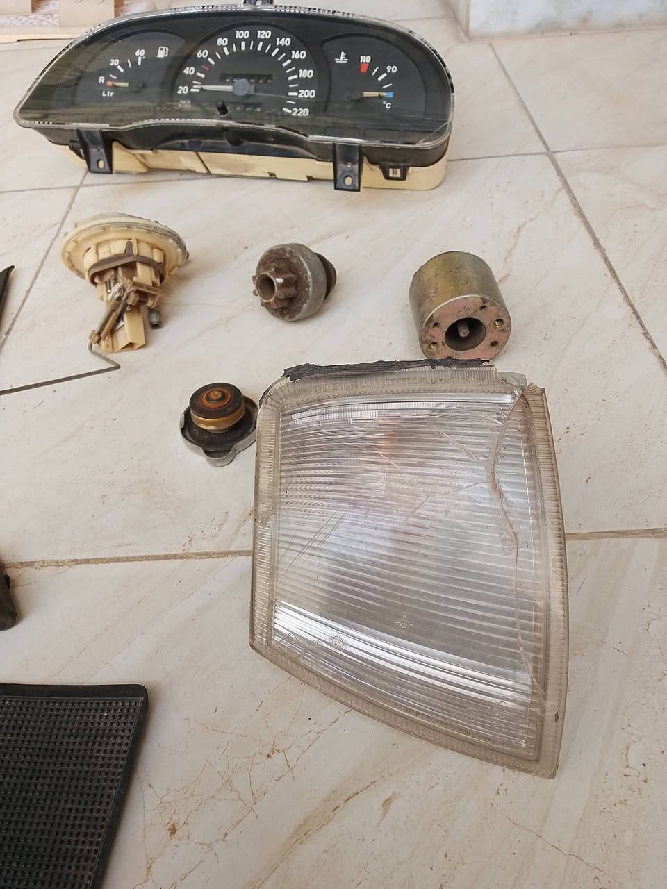 أغراض اوبل فكترا للبيع مكان بابل ***********.  ***********
