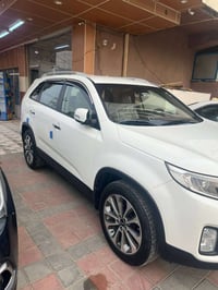 للبيع سورينتو 2015 كفالة عامه رقم 07500664849