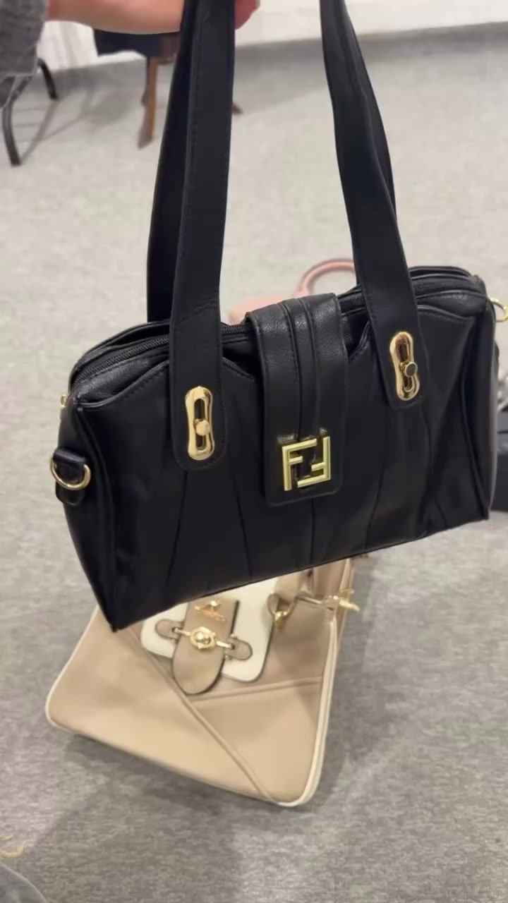 مجموعة حقائب ماركات سعر القطعه 15


**إذا كنت صاحب هذا الإعلان وتريد حذفه لأي سبب، رجاءا أرسل رسالة إلى الدعم الفني**