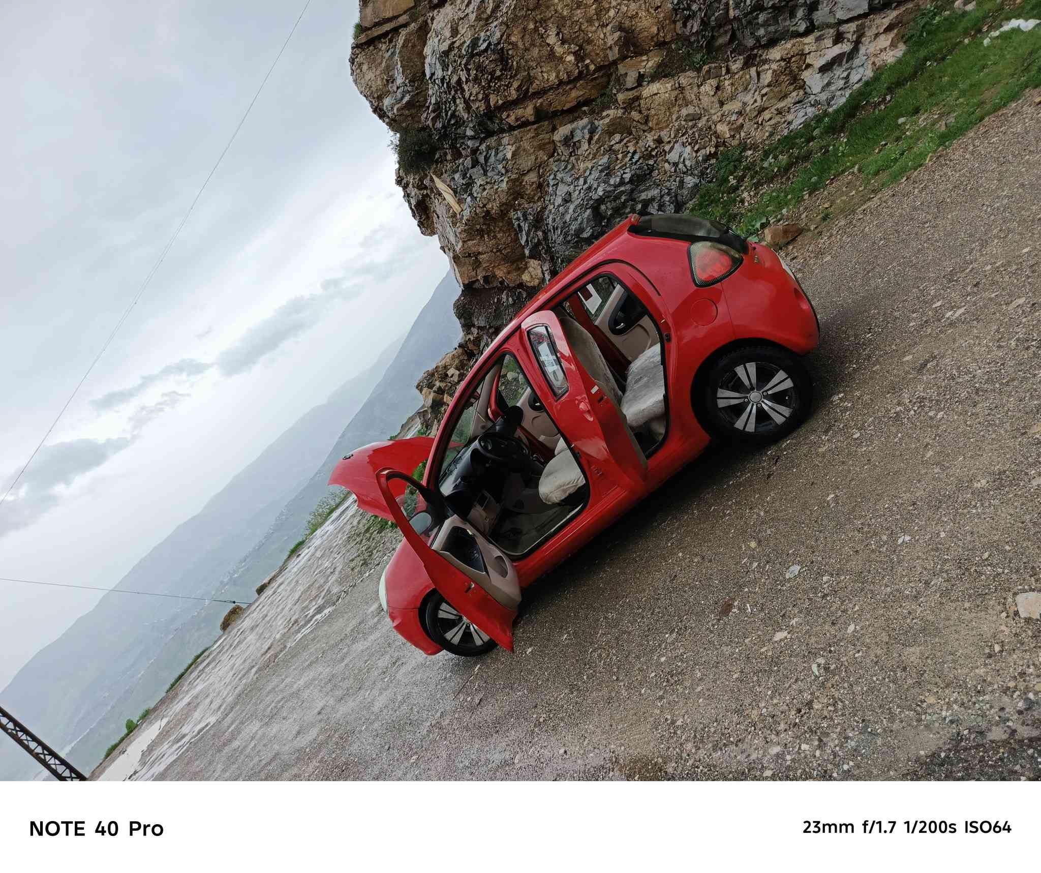 جیلی پاندا مۆدێل ۲۰۱۳ ئۆتۆماتیک
بێ دەعم بێ لێدراو تەنها کاڵبونەوەیەکی کەمی هەیە 
سەیارەیەکی بێ مەسرەف ماڵی دۆست زۆر کەم بەنزین ئەخوات گێڕو مەکینە کۆرۆلا ئاوێنە ئیشارەت ئاوێنە کارەبا چوار تایەو ویلی لۆکی لەسەرە کامل کارەبای بەشەرت 
ڕەقم جنوب بەشەرتی ئەوەلیات  بەڵام تەحویل ناکرێت .
نرخی 35 گەڵاو مەجال ***********
