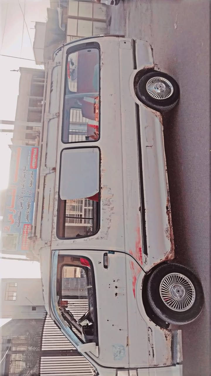 السلام عليكم سياره فتون موديل ١٠ للبيع جاهزه مناقصها اي شي شغل واطلع سعرها مناسب 45 عليها غرامات 1550 وهيئه 100 ومطلوبه 5 اوراق ينزلن من سعر السياره مكانها بغداد البياع اي استفسار اتصل ***********
***********
