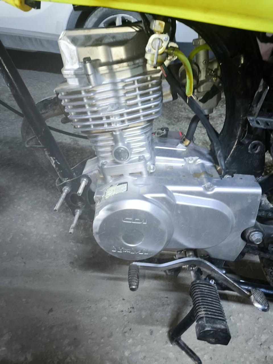 سلام عليكم شباب دراجه للبيع اوراق اوراق مكينه24نامه اصلي موديل شاصي12 تفاصيل اكثر خاص او هاذا رقمس ***********
