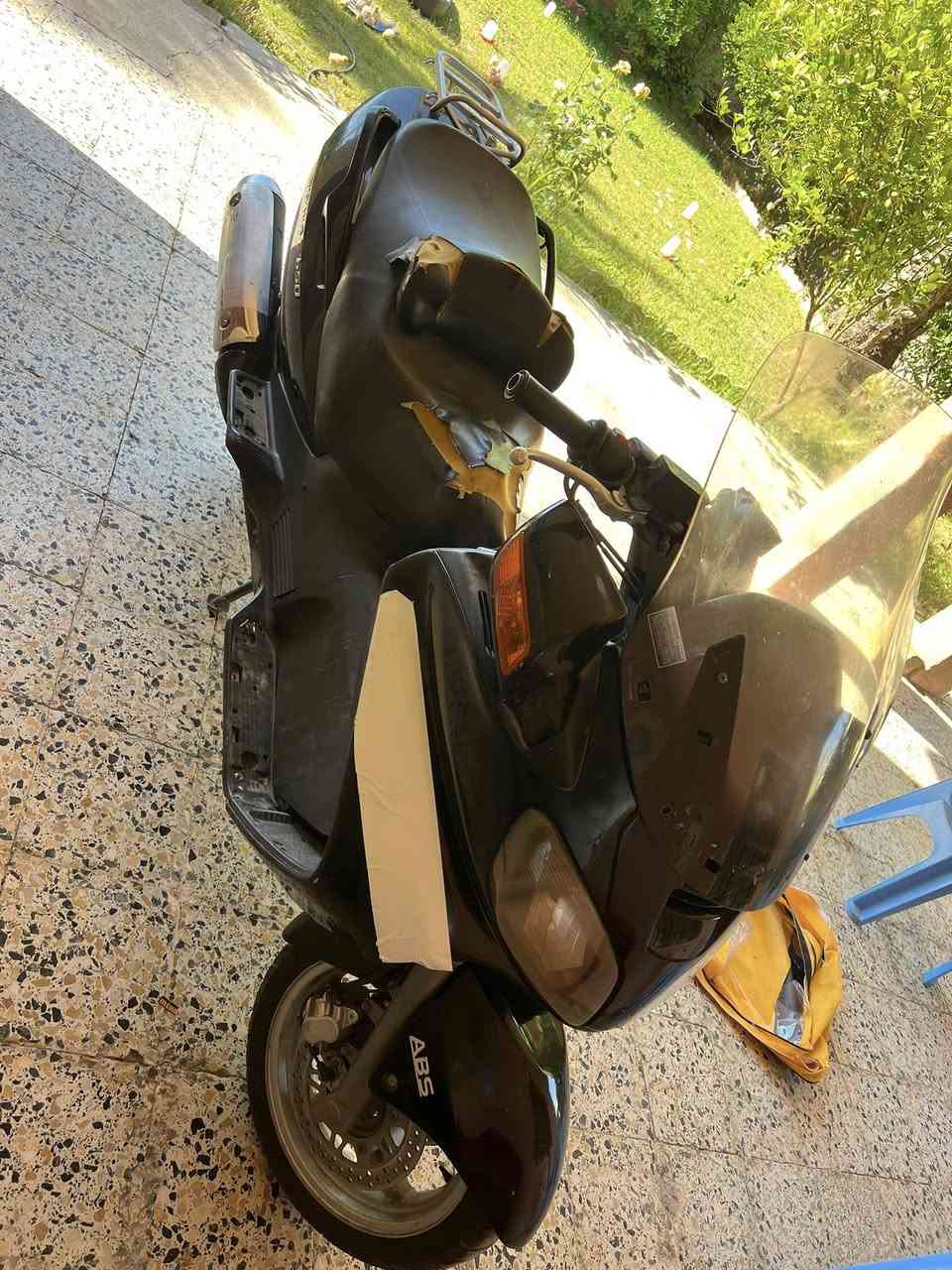 سلام عليكم دراجه سكاي ويف 650مكينه برغي ما مفتوح بيه مواصفات الدراجه مري شفط دبل گير اوتو و عادي 5 نمر نضام ABS مري  شفط يدات تدفئة دراجه خير من الله صار عندي مشكله غسلت المكينه فصل عندي الگير دراجه ما تعبر 40 ماعرف شنو سبب بس اكو حساس بل كير احركة يعشق الكير تصفة دوسلهة تعبر 180 تگعد الحساس ترجع تمشي 40 اللبع او مراوس حسب القناعه السعر مليون بيهة مجال حگ جية مكاني ديالى وعتذر عل اطاله ***********
