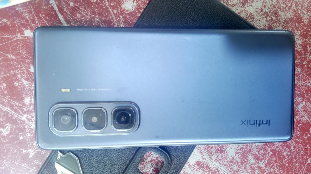 انفنكس هوت 50برو +
ذاكره ٢٥٦
بوبجي ٦٠ فريم 
ملحقات كامله 
السعر ٢٠٠ وبيه مجال قليل 
***********
