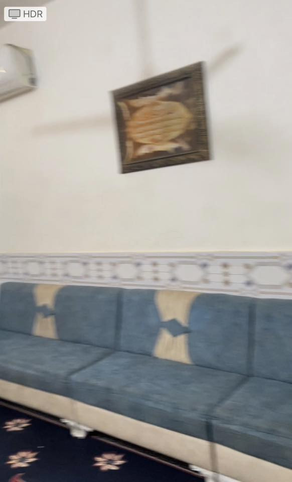 السلام عليكم بيت  #للأيجار بحي النداء  منطقة ٤٦ مباشر بظهر شارع الستين المساحة ١٠٠ يتكون غرفه واستقبال ومكشوفتين وحمامات اثنين خارج وداخل وصاله ومطبخ مفتوح وبيت فول ما ناقصه اي شي جديد وكله سيراميك ومكان قريب  وبيت كامل من كلشي وبيه خط مولده كامل وسخان وخزان للأستفسار ***********  خابر ودلل خادم
