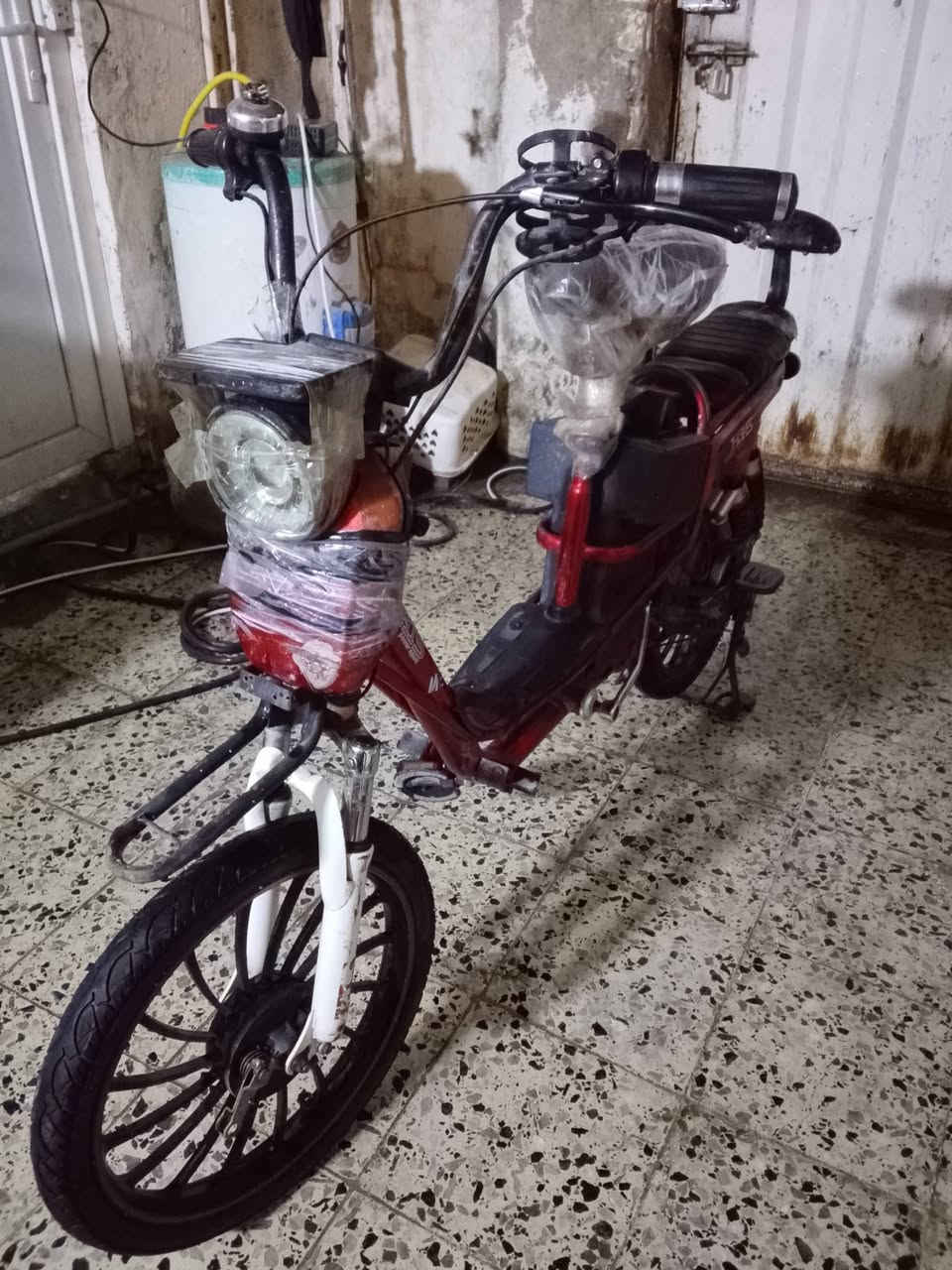 سلام عليكم بايسكل شحن للبيع اربع بطاريات جدد شرط الفحص الدراجه ينرادلها شويه  ترتيب السعر 125
بعقوبه /التحرير 
***********
