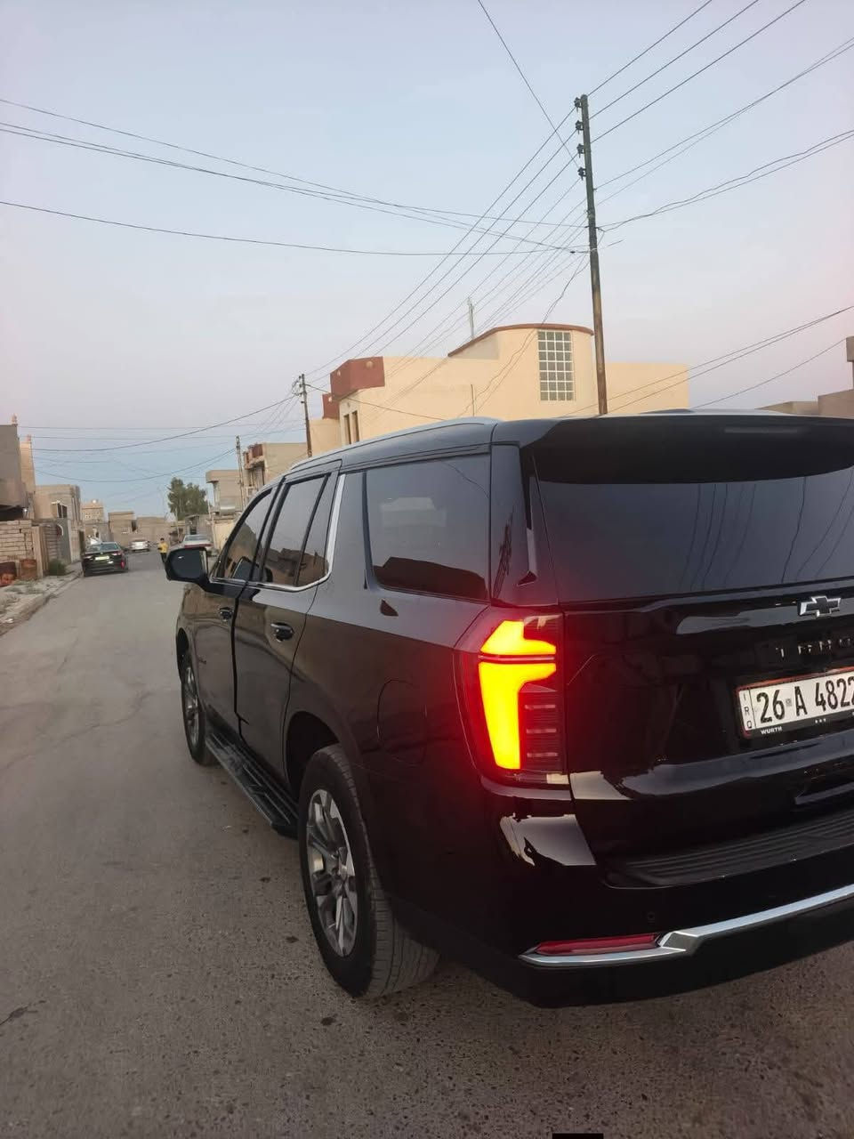 السلام عليكم تاهو للبيع موديل 2025
فول مواصفات بلاك ادكشن
السياره بيه الجاملق اليسار مصبوق فقط بدون دواخل 
السياره ماشيه 12الف ميل 
ام العلامه السوده 
المواصفات 
بانوراما على طول السياره 
خزن ميموري 
كشنات جلد كهرباك 
رقم السياره صلاح الدين شهداء 
السعر 400$4 دفاتر وعشره 
رقم ***********
بيه مجال
