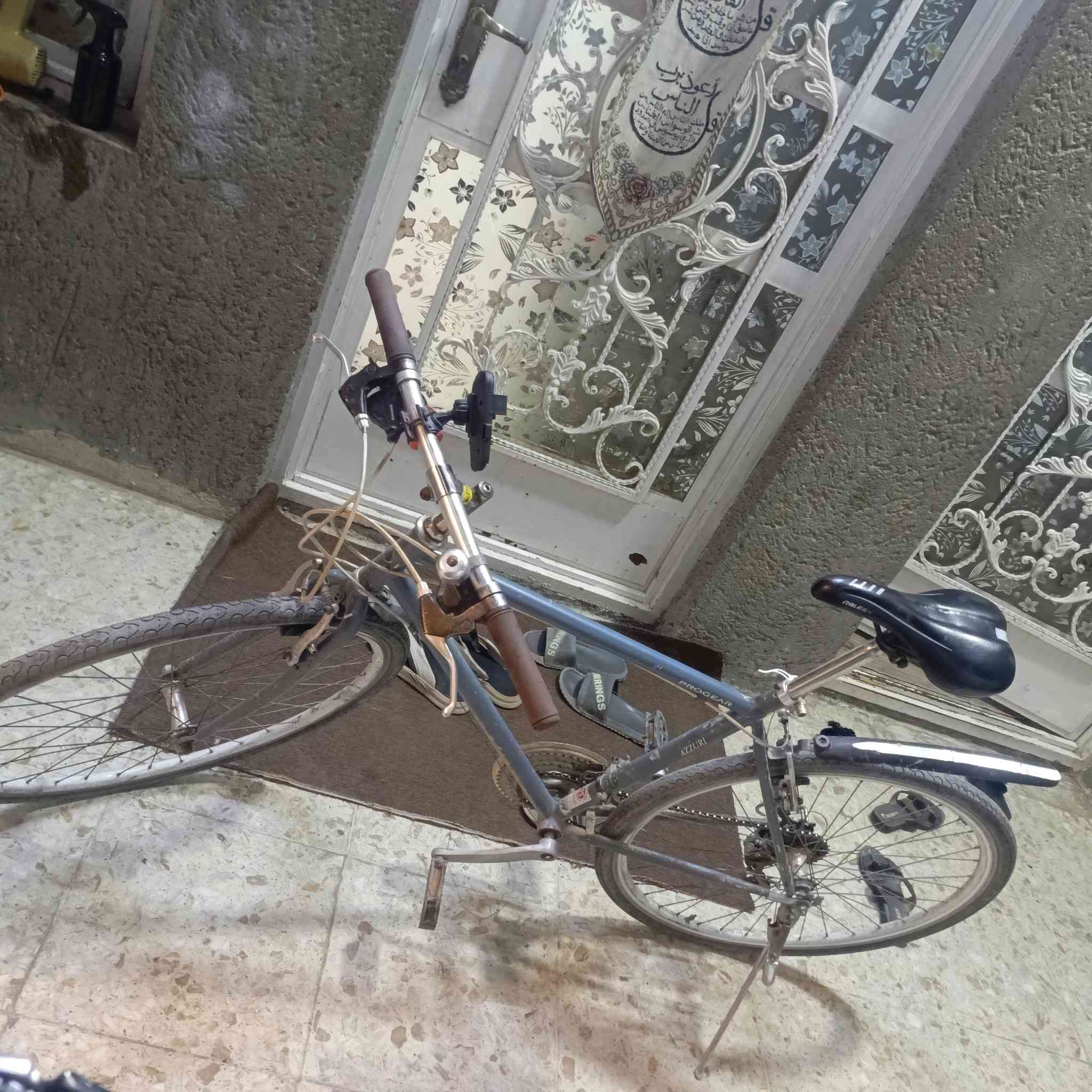 رياضي موديل 700C 
حجم 28
فريم عالي  
الكيوره (3×7) 
السعر100 الف
للاستفسار الاتصال***********
