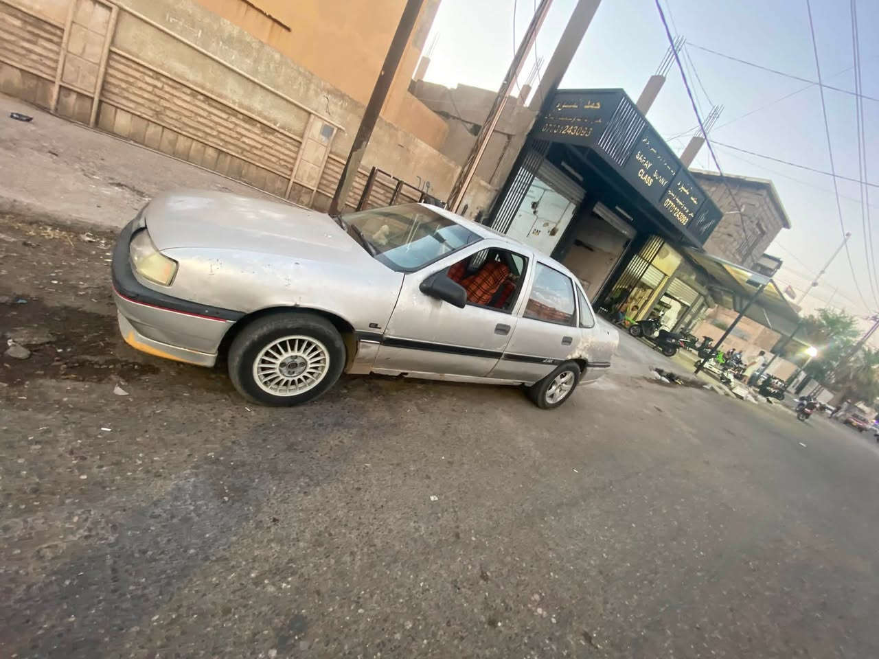 السلام وعليكم
أوبل فكتره
موديل:1992
حجم 18
محرك كير:شرط
كير :عادي
رقمه:نجف سنويه لحد 30
كهرباء كله شغاله 
كشره كدام العين 
باتري وتايرات جديد 
هذا رقمي ومتوجد واتساب
***********
السعر:26وبيه مجال للطيبين 
رجاً لحد يكسر بحلال العالم

