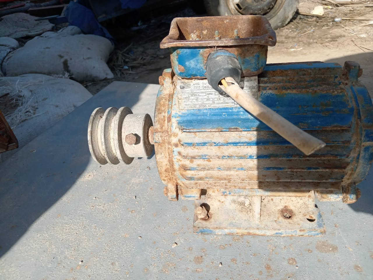 موطور للبيع سعر نهايته 150ألف مكان الشطره  ***********
واتساب
