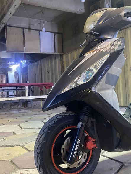 السلام وعليكم دراجة gt 125 منزلهه قبل 10 ايام رمبه الدراجة نوزل ...بيهه شغلات رياضيه هواي من كشن رياضي من جوزه رياضيه من قبق بانزين رياضي من واقيه مطريه وكولهن اصليات اجني وياهه من برة من تايرات اصليه وهواي امور بيهه بعد دراجة جديده بالجيس مبيهه كل نقص جاهزه ع اخر حبايه ... شلعة ىمعدل ونعومة فوول 👌👌السعر 800 مكاني الدورة الميكانيك رقمي ***********
