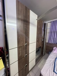 ضرر بسيط • نصها مكسورة • كومديات سليمة